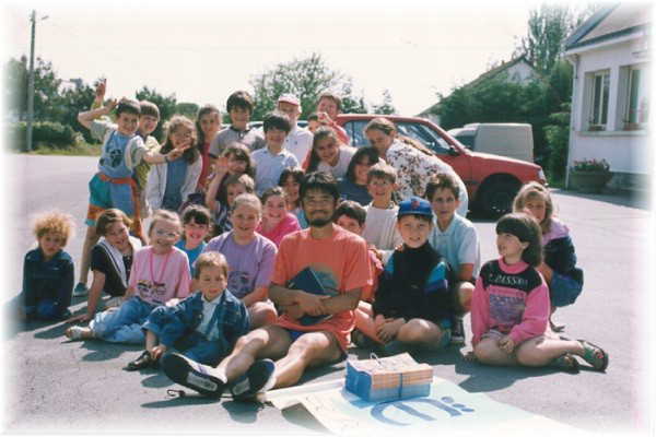 ��V���ځF���E�c�|���E�f���E�p�[���̎q���B�Ɉ͂܂��